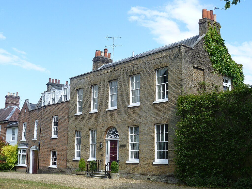 Devastating Fire at Hollybush House (London)