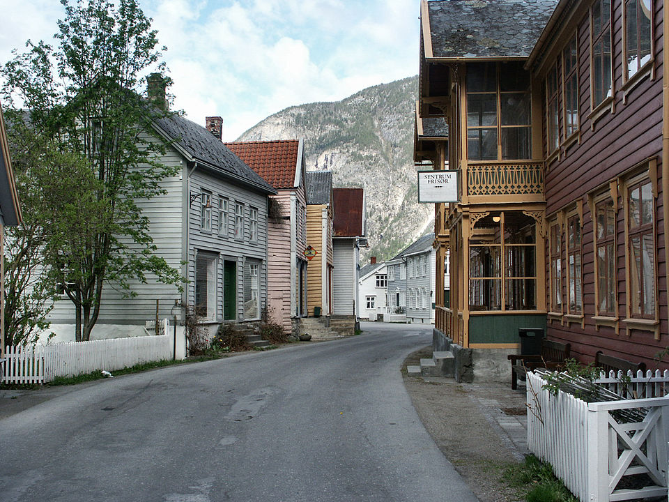 Laerdal Historic Town Severely Damaged by Fire