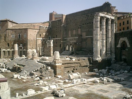 The image shows the powerful wall behind the remains of the Augustus Forum in Rome was designed to protect the area of the monuments of ancient Rome from the frequent fires that spread in the city and which, in 64 AD. they destroyed large parts of the city. The history of buildings and cities has been marked by fires for centuries and thousands of years. Current safety standards are significantly higher than previous ones, but their application is frequently incompatible with the protection of historic buildings. 