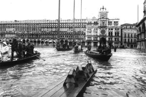 Piazza_San_Marco_il_4_novembre_1966